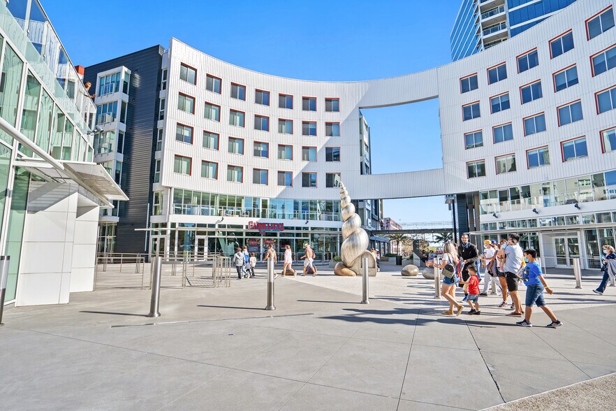 More Photos Of 100 Park Plz, San Diego Apartments For Lease