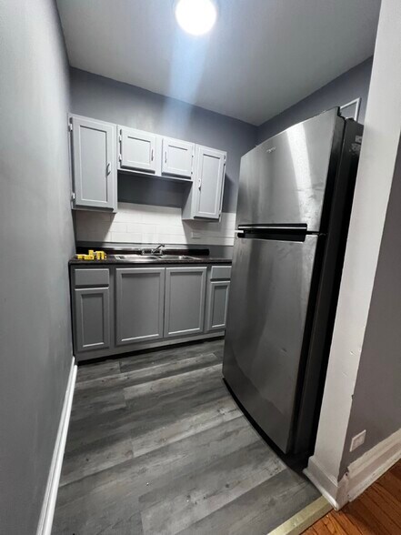 More Photos Of 6720 S Jeffery Blvd, Chicago Apartments For Sale