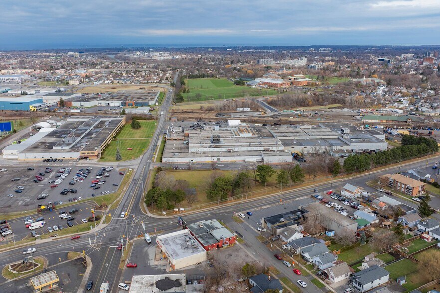 More Photos Of 231 St Paul St W, St Catharines General Retail For Sale