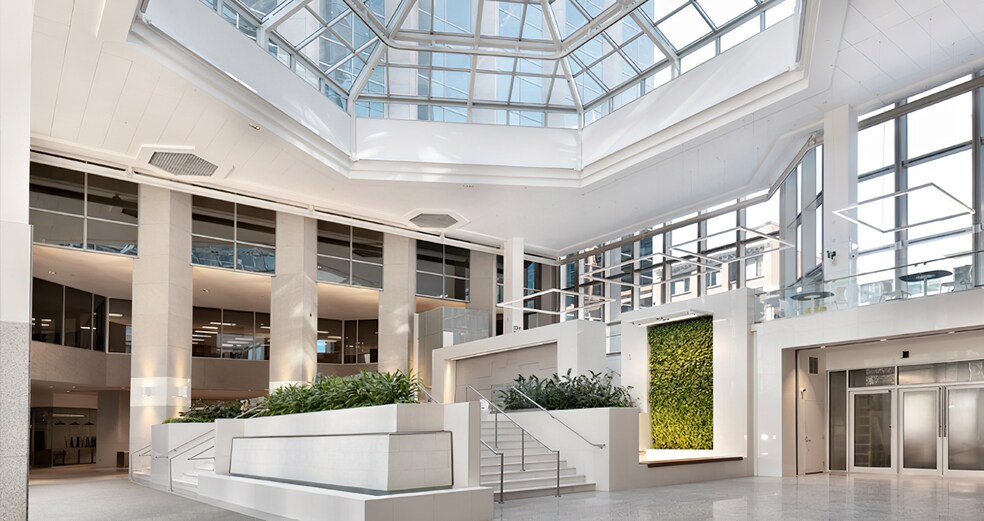 More Photos Of 50 O'Connor St, Ottawa Office For Lease