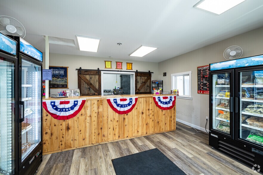 More Photos Of 1762 S Adams Dr, Madras Manufacturing For Sale