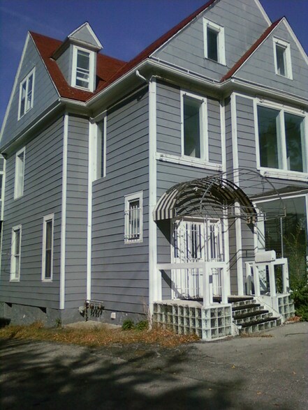 More Photos Of 1206 W 39th St, Kansas City Freestanding For Sale