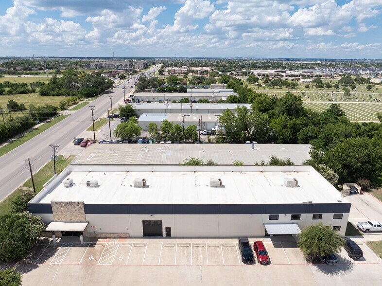 More Photos Of 190 N Bagdad Rd, Leander Unknown For Lease