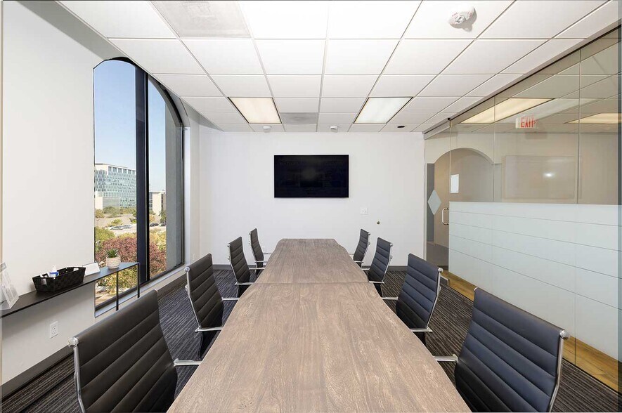 More Photos Of 3120 Southwest Fwy, Houston Coworking Space