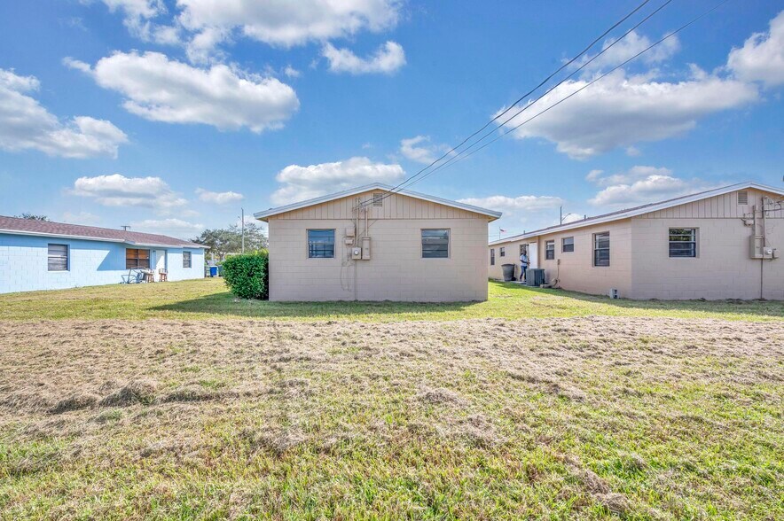 More Photos Of 1702 Avenue L, Fort Pierce Apartments For Sale