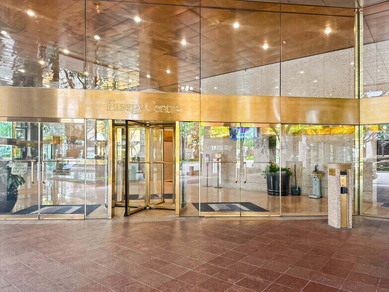 More Photos Of 1100 Poydras St, New Orleans Coworking Space