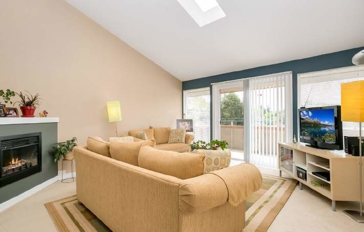 More Photos Of 12728 33rd Ave NE, Seattle Multifamily For Sale