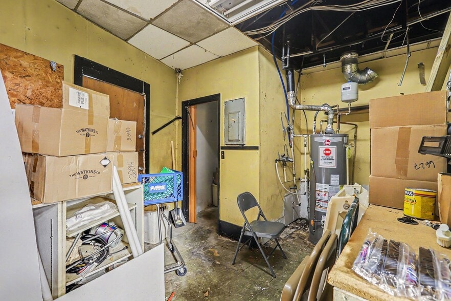 More Photos Of 450 Flat Shoals Ave, Atlanta Storefront For Sale