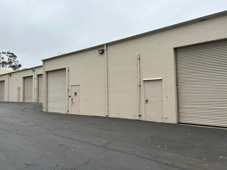 More Photos Of 9545 Kearny Villa Rd, San Diego Showroom For Lease