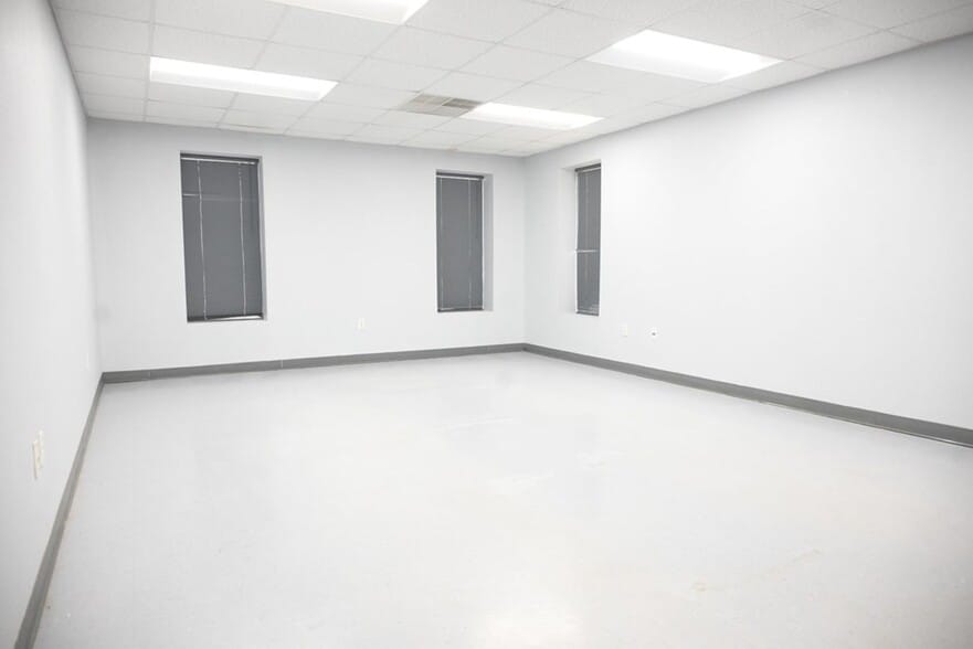 More Photos Of 3611 E State Highway 158, Midland Manufacturing For Sale