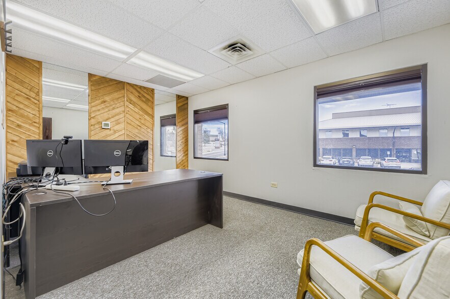 More Photos Of 19600 E Parker Square Dr, Parker Office For Lease