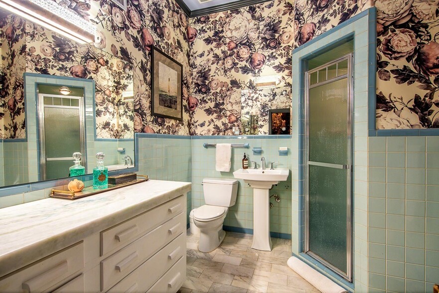 More Photos Of 213 Printers Aly, Nashville General Retail For Sale