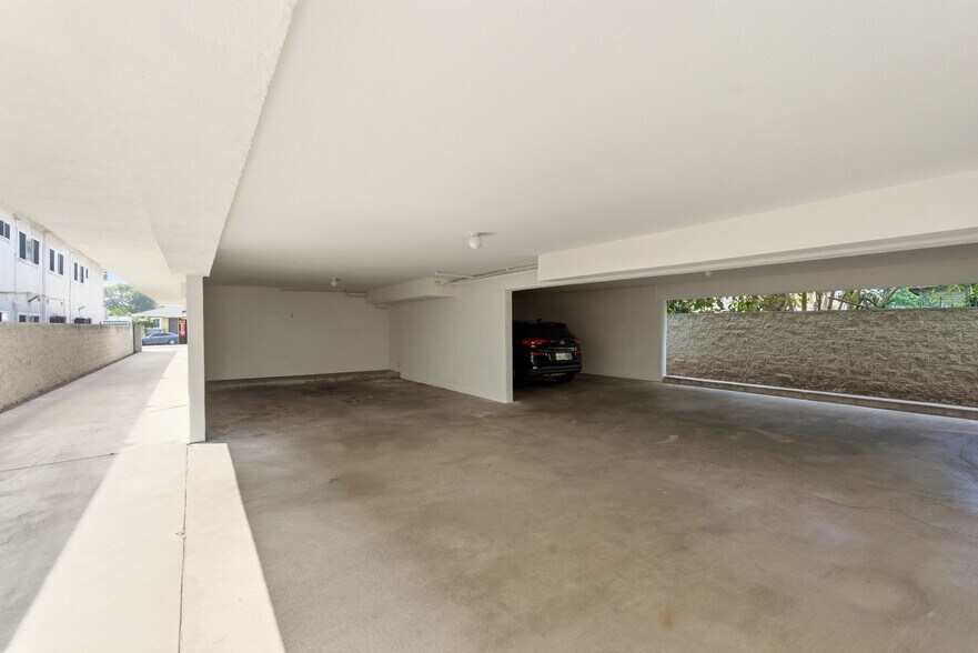 More Photos Of 614 S Myrtle Ave, Inglewood Apartments For Sale