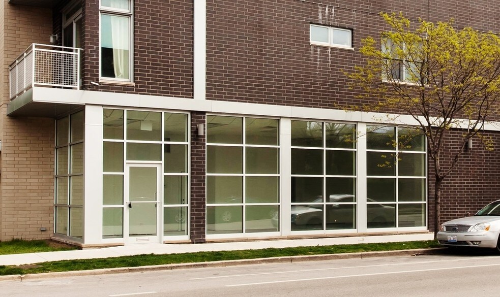 More Photos Of 1959 W Erie St, Chicago Storefront Retail Residential For Lease
