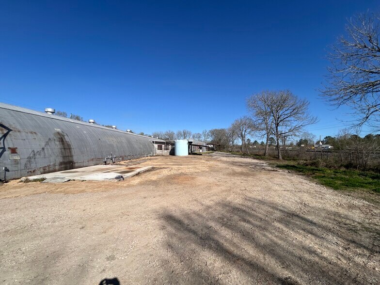 More Photos Of 3020 Beaumont Ave, Liberty Warehouse For Sale