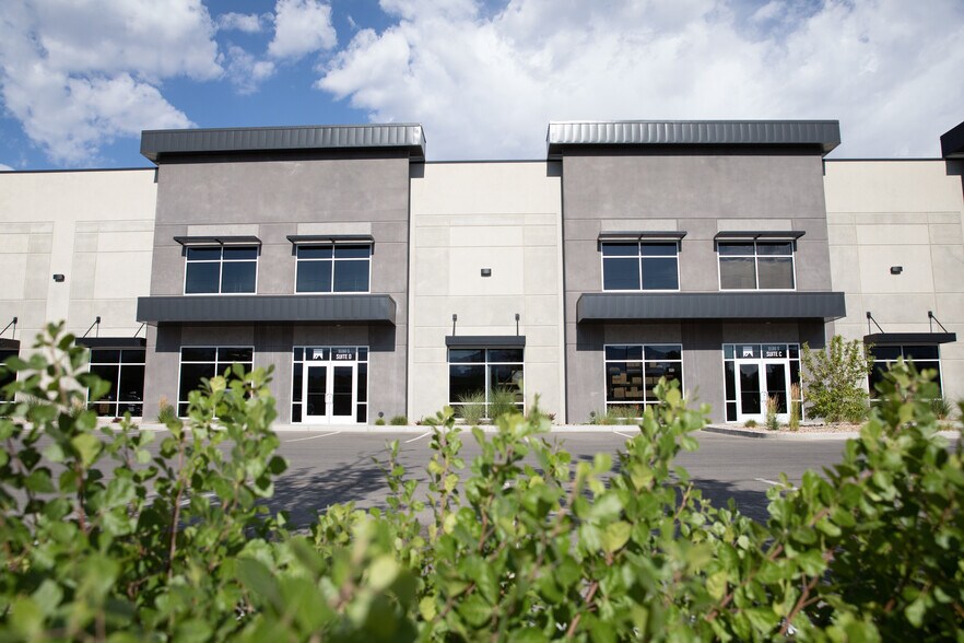 More Photos Of 9240 S 500 W, Sandy Warehouse For Lease