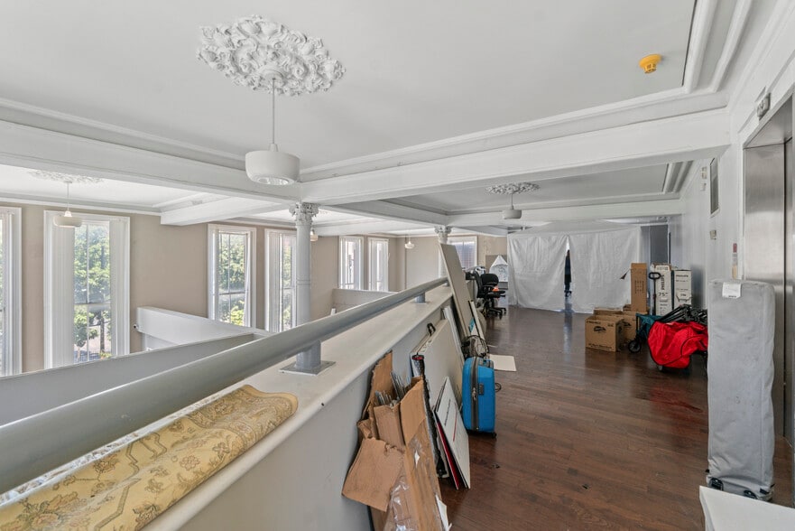 More Photos Of 429 N Eutaw St, Baltimore Office For Sale