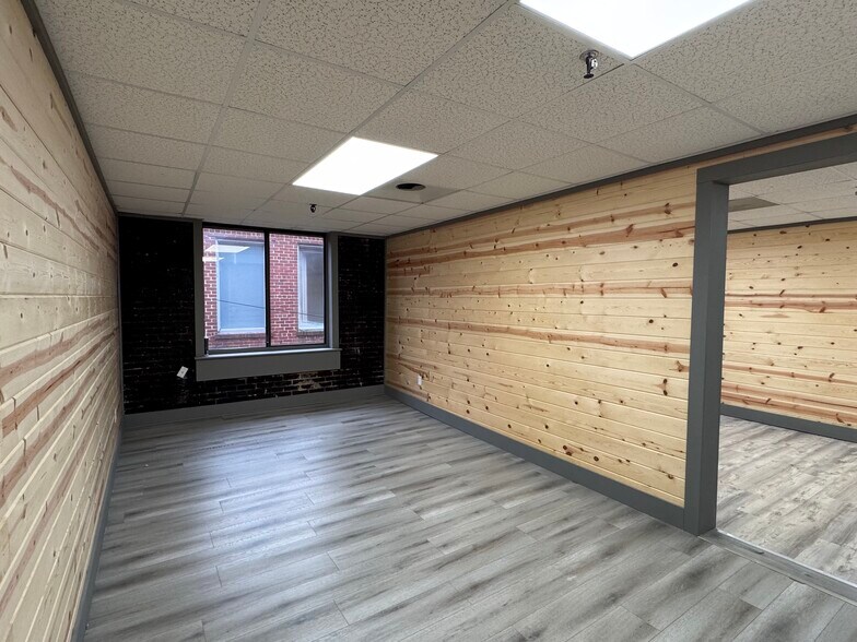 More Photos Of 117 Bradford St NW, Gainesville Office For Lease