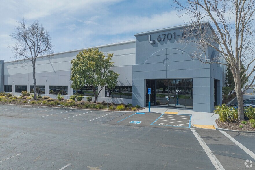 More Photos Of 6701-6737 Mowry Ave, Newark Warehouse For Lease