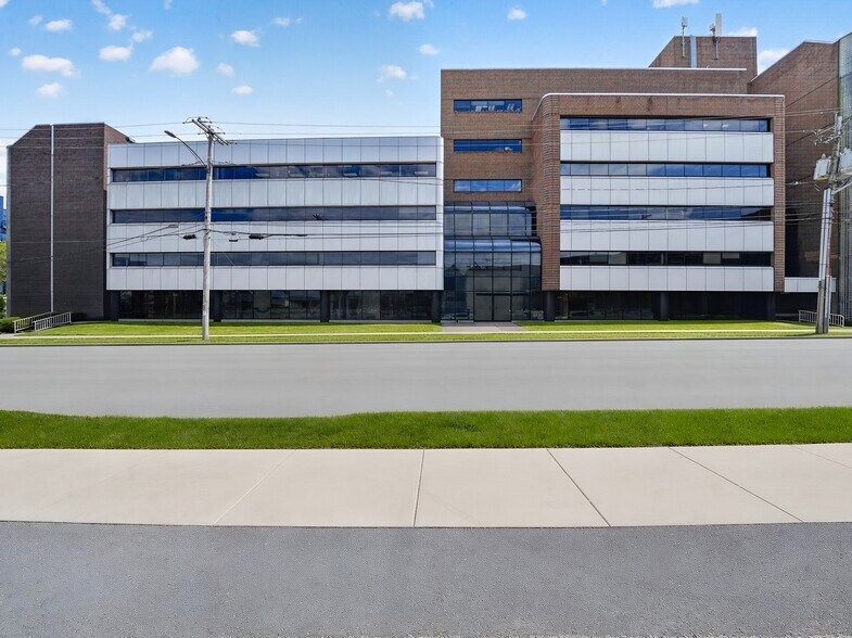 More Photos Of 1000 E Genesee St, Syracuse Medical For Lease