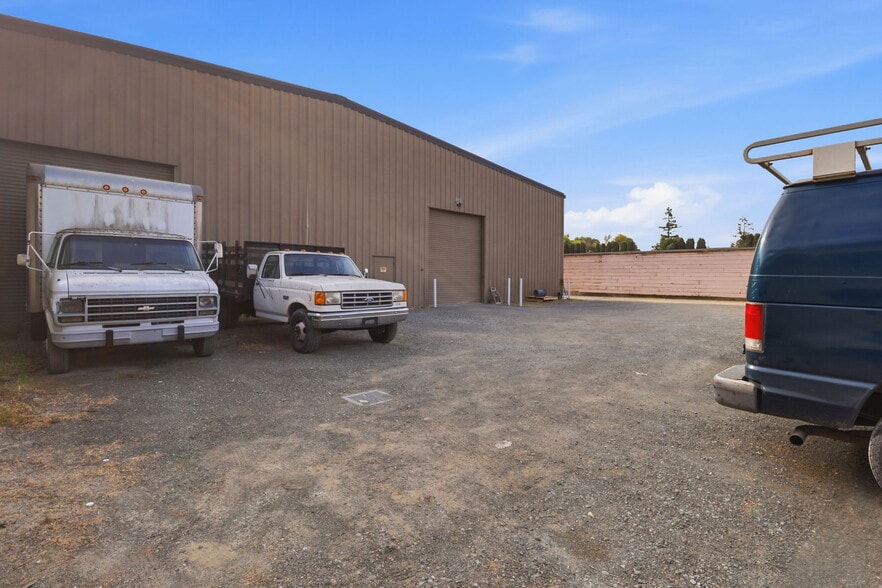 More Photos Of 741-751 Barron Ave, Redwood City Warehouse For Lease