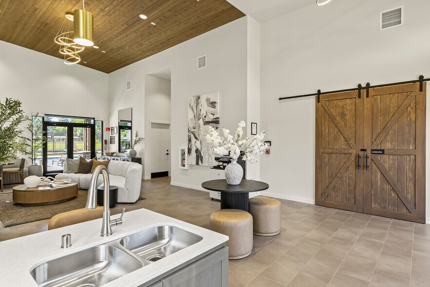 More Photos Of 7011 NE 126th St, Vancouver Apartments For Sale