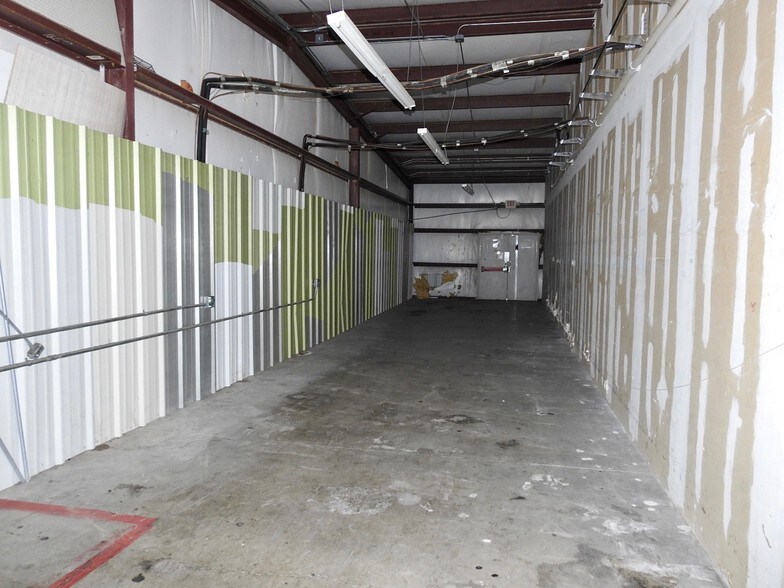 More Photos Of 3800 S Zapata Hwy, Laredo Freestanding For Lease