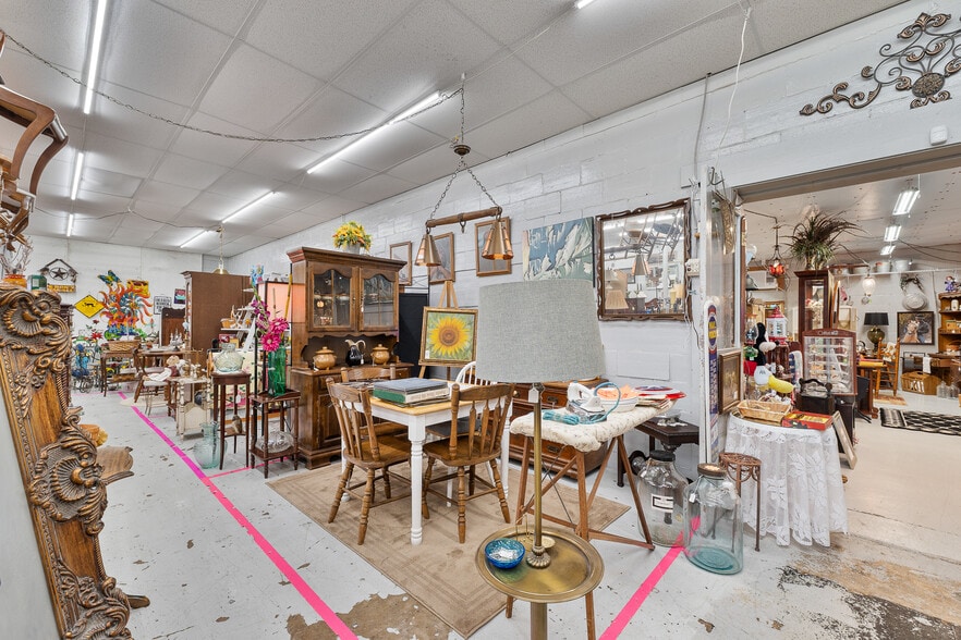 More Photos Of 727-735 14th St W, Huntington Storefront For Sale