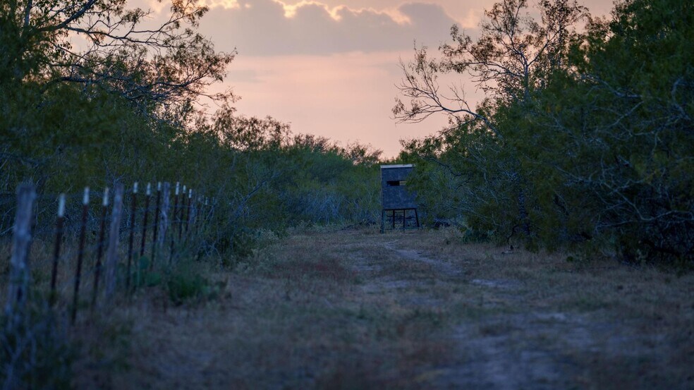 More Photos Of 879 County Road 421, Gonzales Land For Sale