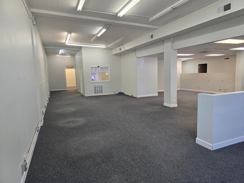 More Photos Of 9225-9259 Waukegan Rd, Morton Grove Unknown For Lease