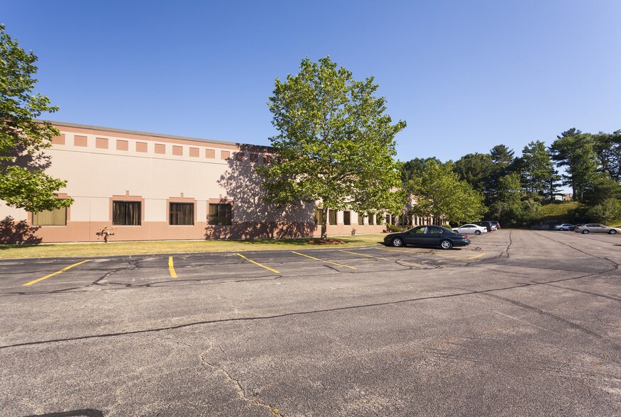 More Photos Of 24 Walpole Park S, Walpole Warehouse For Lease