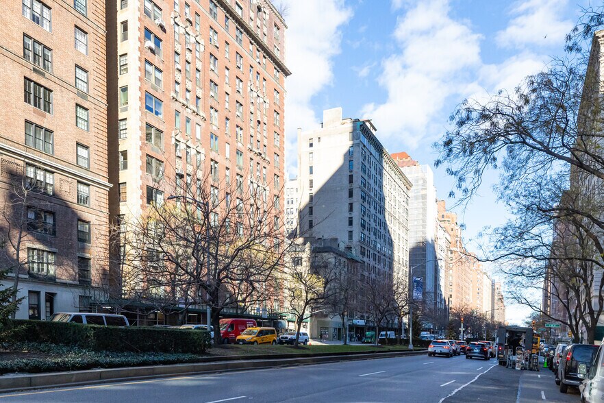 More Photos Of 1070 Park Ave, New York Apartments For Sale