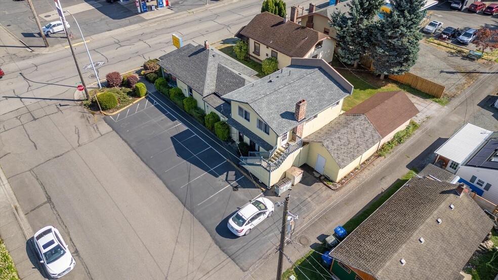 More Photos Of 2731 Meridian St, Bellingham General Retail For Sale