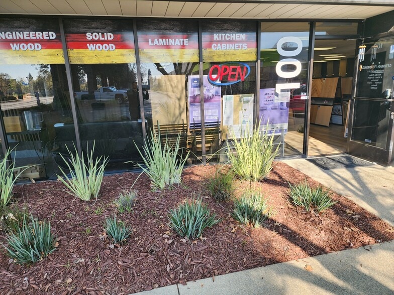 More Photos Of 9960 Business Park Dr, Sacramento Showroom For Lease
