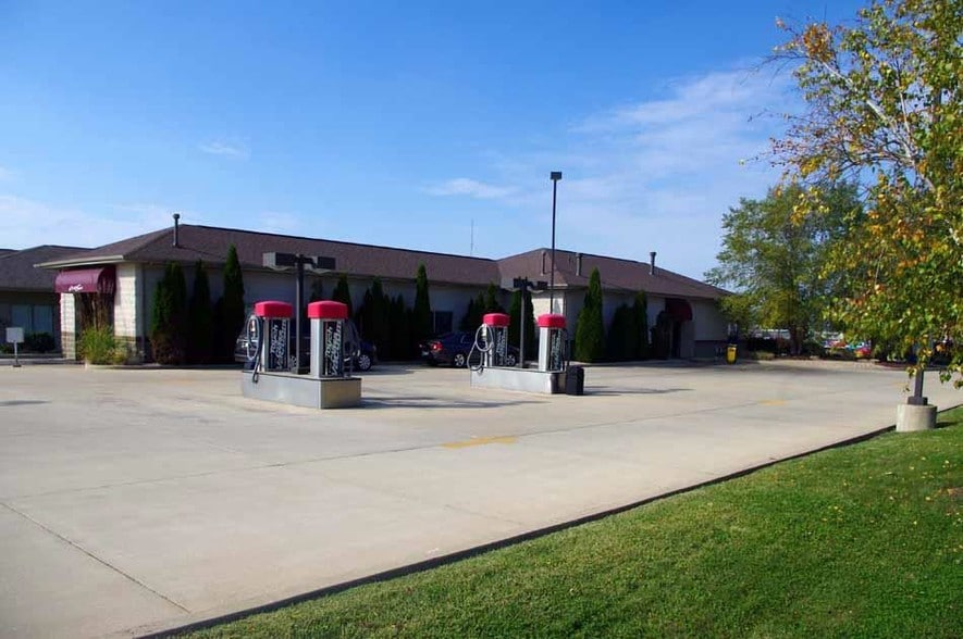 More Photos Of 12 Junction Dr W, Glen Carbon Carwash For Sale