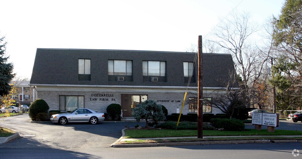 Primary Photo Of 727 Joralemon St, Belleville Office For Lease