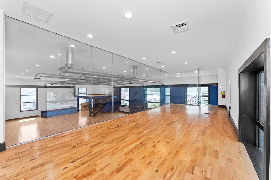 More Photos Of 368 E Moore St, Norristown General Retail For Sale