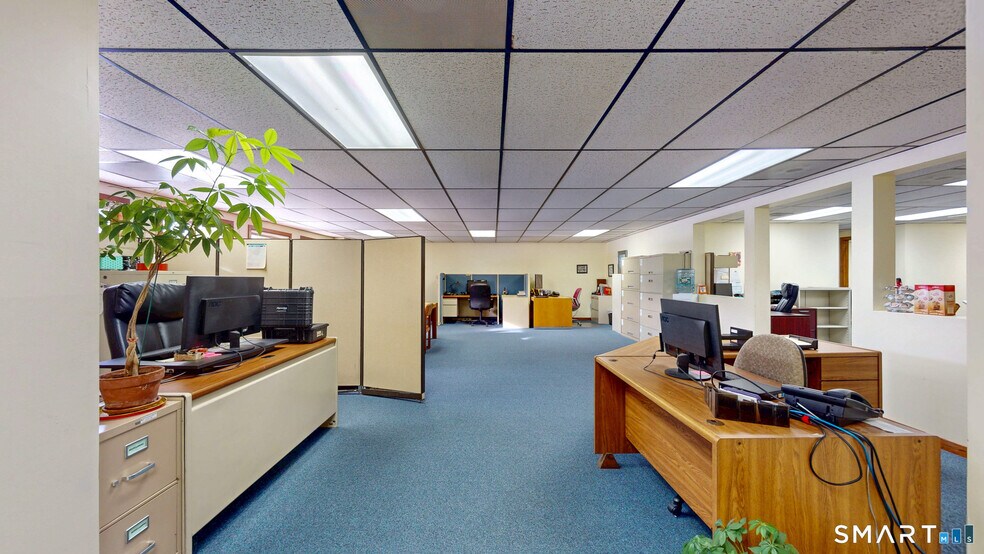 More Photos Of 160 Oak St, Glastonbury Office For Sale