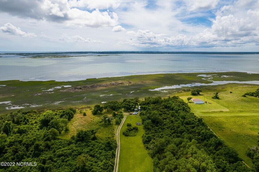 More Photos Of 220 Blue Berry Kennel, Beaufort Land For Sale