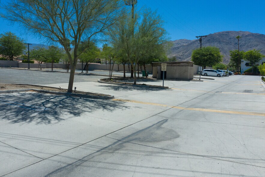 More Photos Of 73111 El Paseo Dr, Palm Desert Storefront Retail Office For Lease