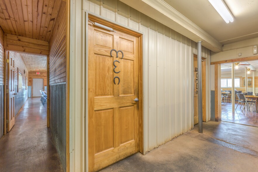 More Photos Of 29301 Hwy 82 Hwy, Park Hill Restaurant For Sale