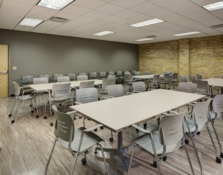 More Photos Of 1818 N Dr Martin Luther King Jr Dr, Milwaukee Office For Sale