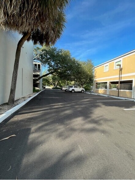 More Photos Of 3333 W Kennedy Blvd, Tampa Loft Creative Space For Lease