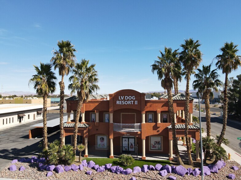 More Photos Of 6188 S Sandhill Rd, Las Vegas Veterinarian Kennel For Sale