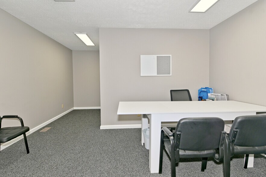 More Photos Of 1030 E Morgan St, Martinsville Office For Sale