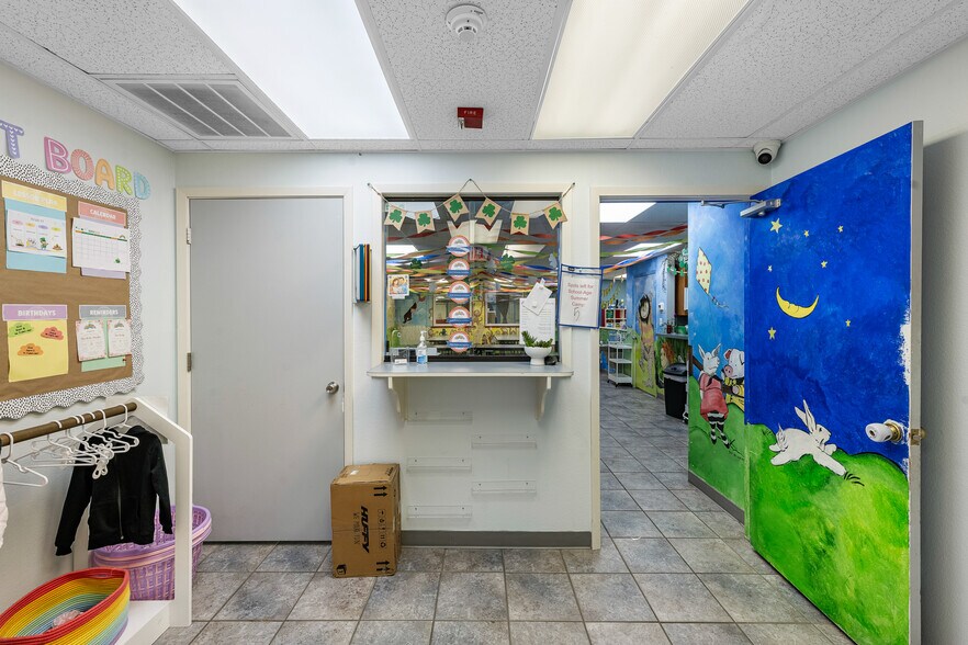 More Photos Of 3421 E Walnut St, Pearland Daycare Center For Sale