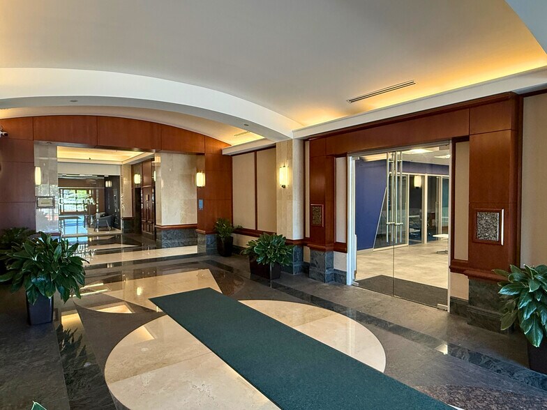 More Photos Of 3399 PGA Blvd, Palm Beach Gardens Office For Lease