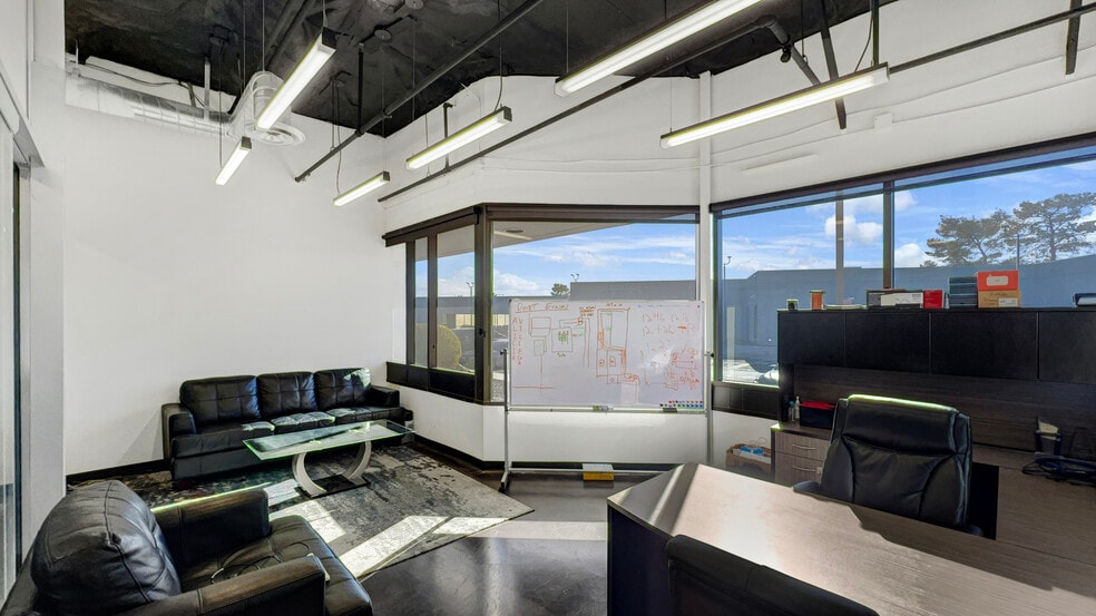 More Photos Of 5 Longevity Dr, Henderson Flex For Sale