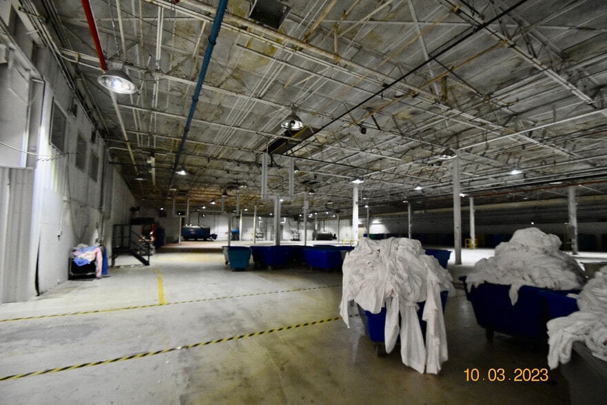 More Photos Of 956 N Broadway St, Greenville Distribution For Sale