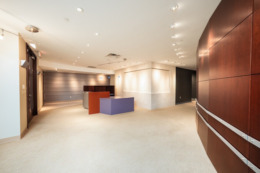 More Photos Of 1000 Ridgeway Loop, Memphis Office For Lease